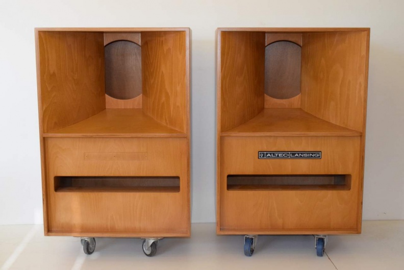 VOTT 828 Goldteak 02